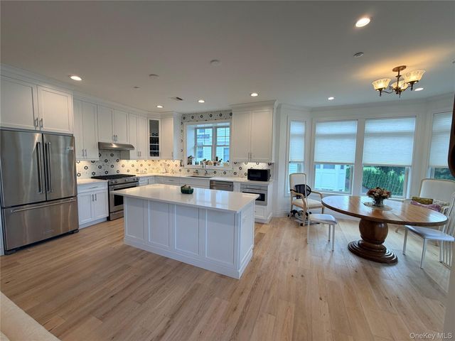 17205 Aspenwood Drive, Plainview, NY 11803