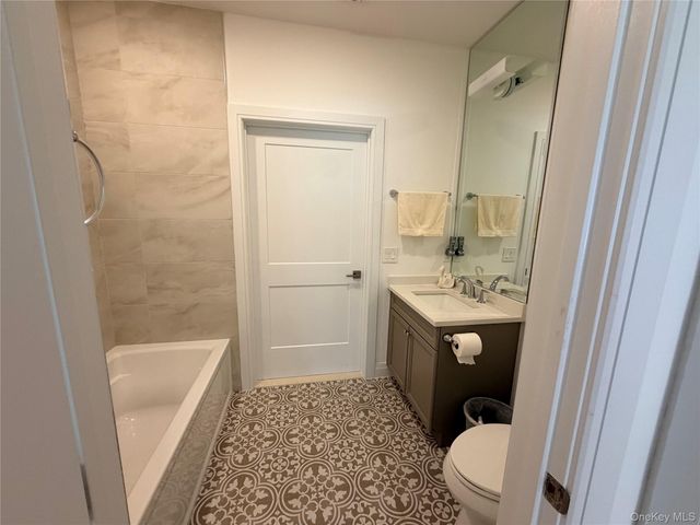 17205 Aspenwood Drive, Plainview, NY 11803