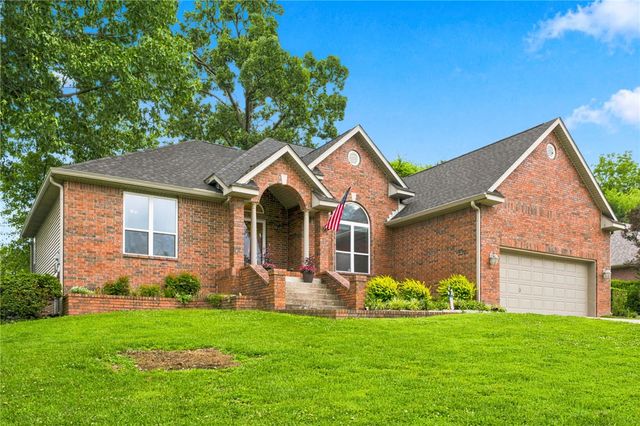 104 NW O Street, Bentonville, AR 72712