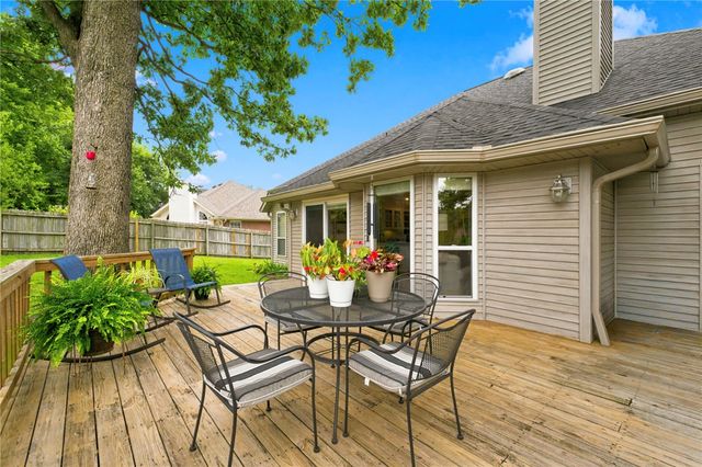 104 NW O Street, Bentonville, AR 72712
