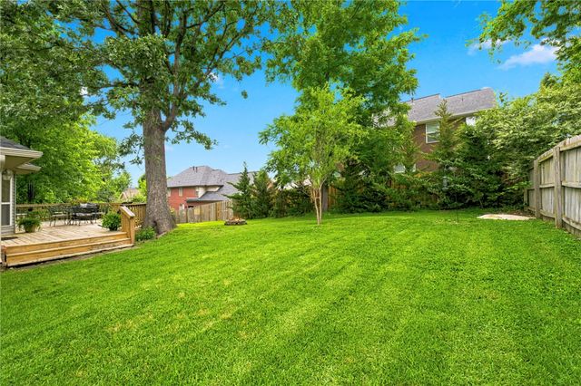 104 NW O Street, Bentonville, AR 72712