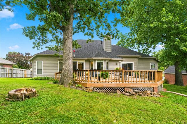 104 NW O Street, Bentonville, AR 72712