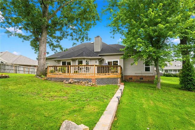 104 NW O Street, Bentonville, AR 72712