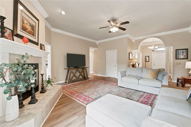 104 NW O Street, Bentonville, AR 72712