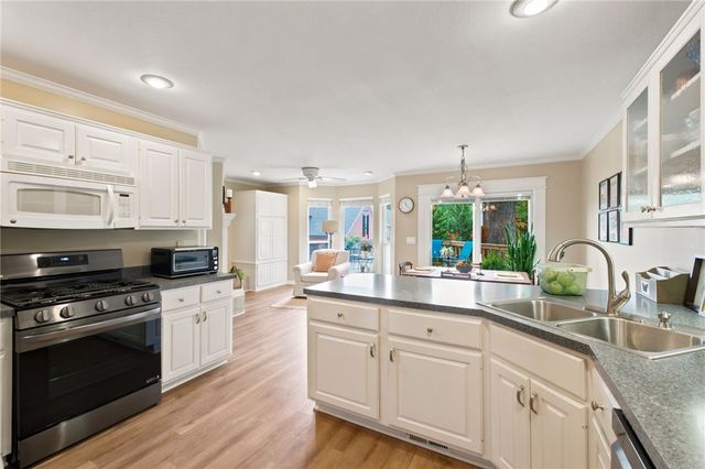 104 NW O Street, Bentonville, AR 72712
