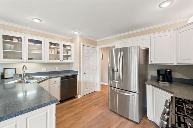 104 NW O Street, Bentonville, AR 72712