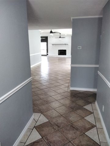 2317 Meadow Dale, Irving, TX 75060