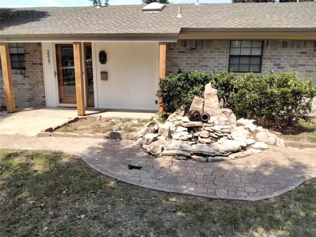 2317 Meadow Dale, Irving, TX 75060