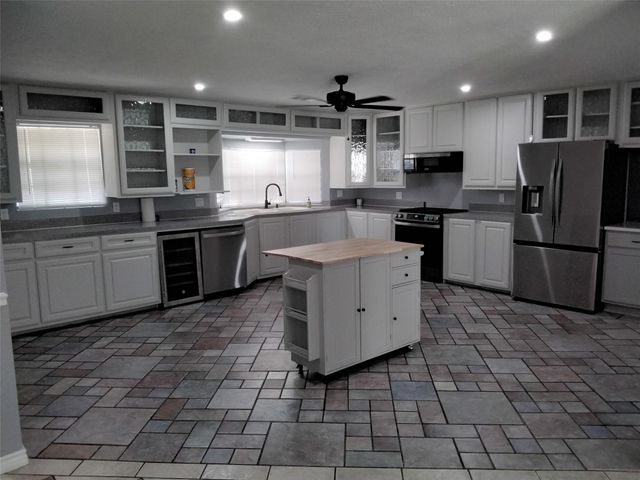 2317 Meadow Dale, Irving, TX 75060