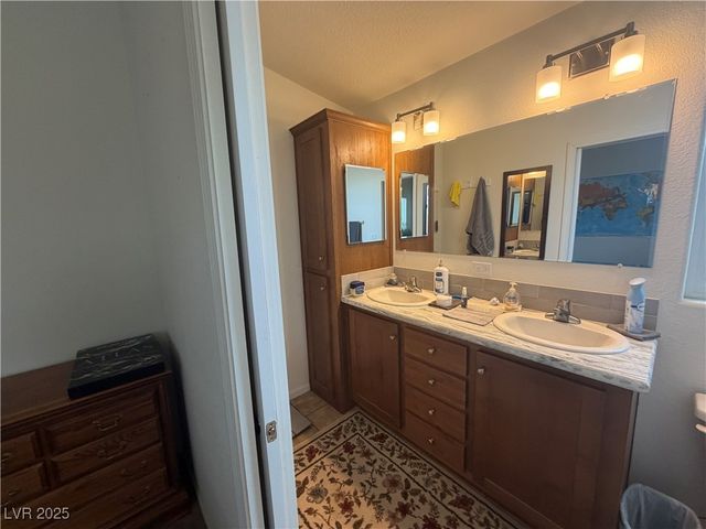 901 Gypsy Lane, Pahrump, NV 89060