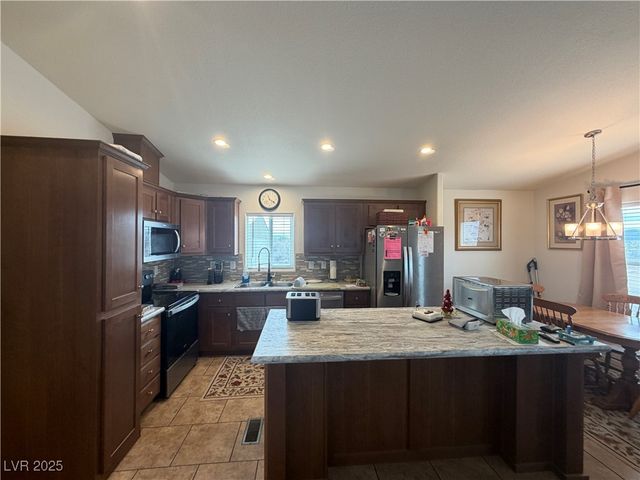 901 Gypsy Lane, Pahrump, NV 89060