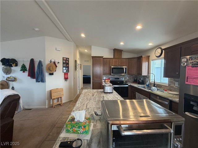 901 Gypsy Lane, Pahrump, NV 89060