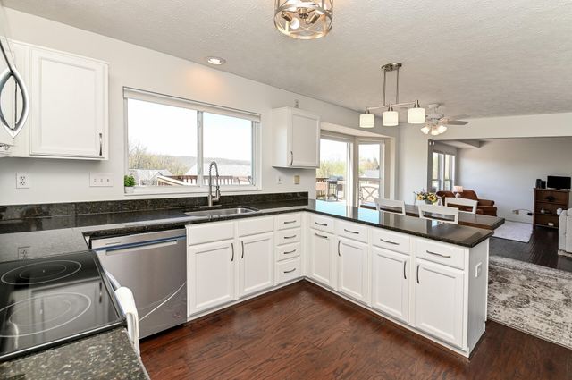 207 Ridgepointe Drive, Cold Spring, KY 41076