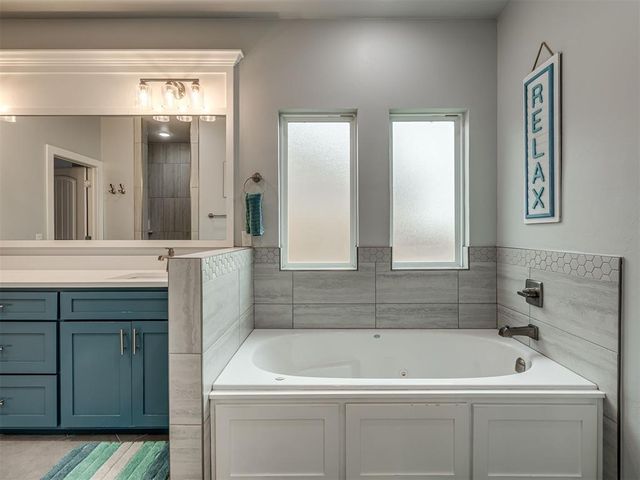 6263 Macarthur Park Circle, Edmond, OK 73012