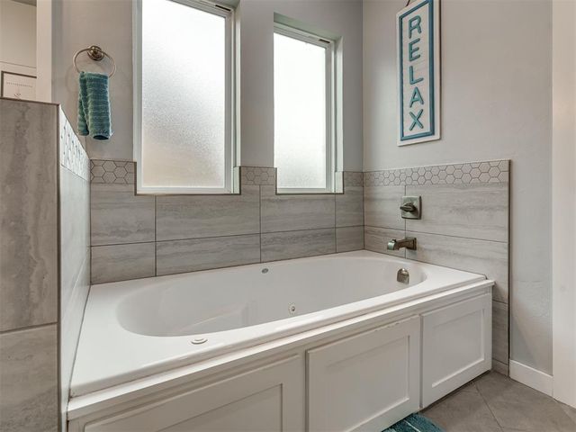 6263 Macarthur Park Circle, Edmond, OK 73012