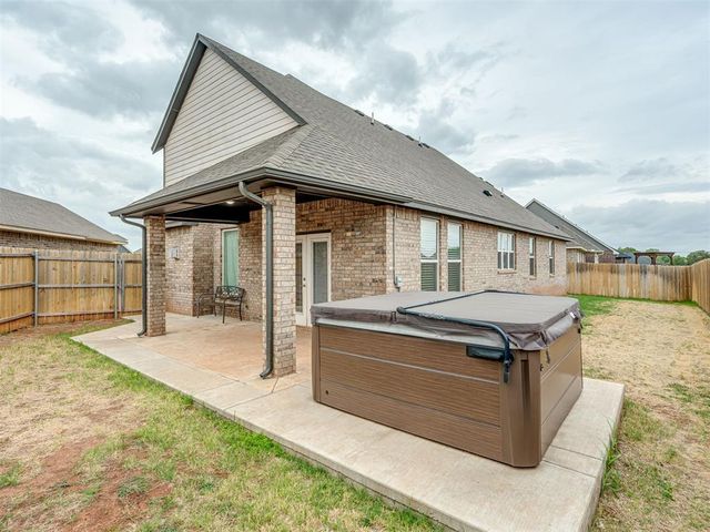 6263 Macarthur Park Circle, Edmond, OK 73012