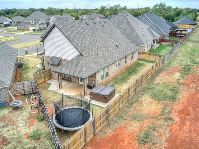6263 Macarthur Park Circle, Edmond, OK 73012