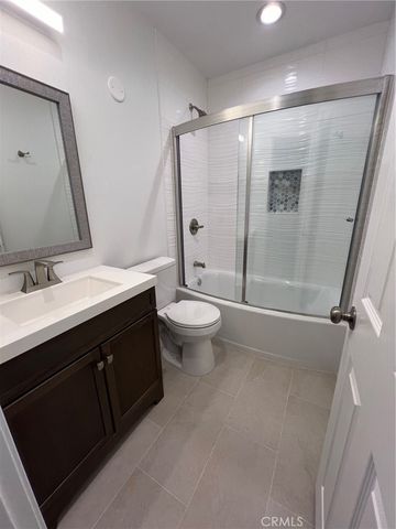 6653 Quakertown, Winnetka, CA 91306