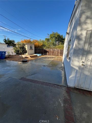 6653 Quakertown, Winnetka, CA 91306