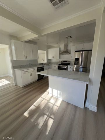 6653 Quakertown, Winnetka, CA 91306