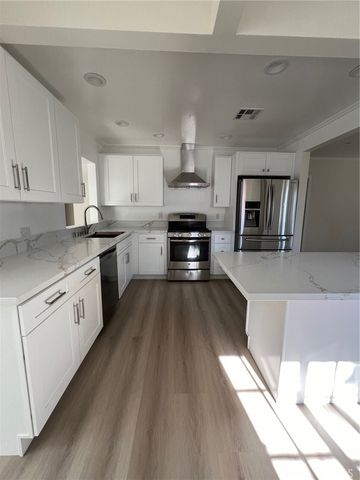 6653 Quakertown, Winnetka, CA 91306