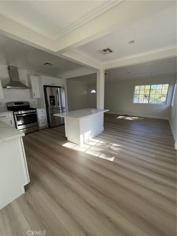 6653 Quakertown, Winnetka, CA 91306