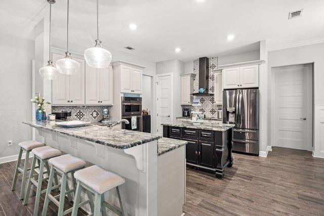 1469 E Shores Boulevard, Gulf Breeze, FL 32563