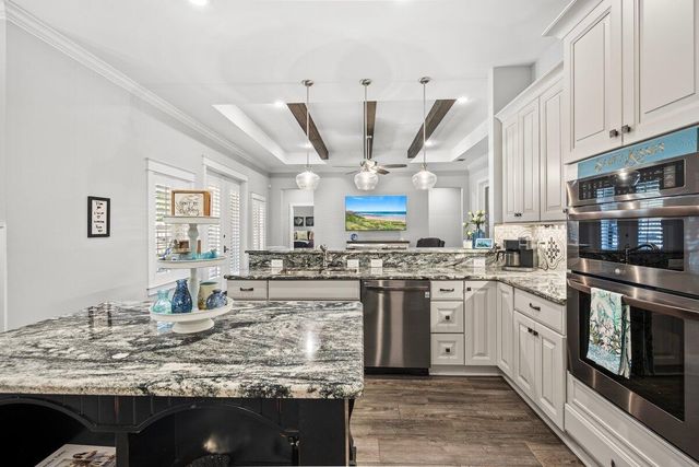 1469 E Shores Boulevard, Gulf Breeze, FL 32563