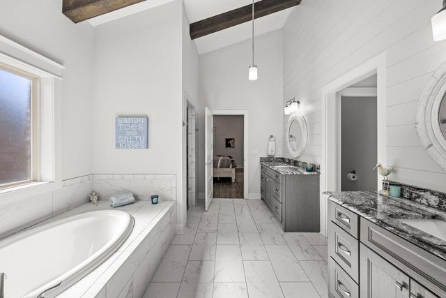 1469 E Shores Boulevard, Gulf Breeze, FL 32563