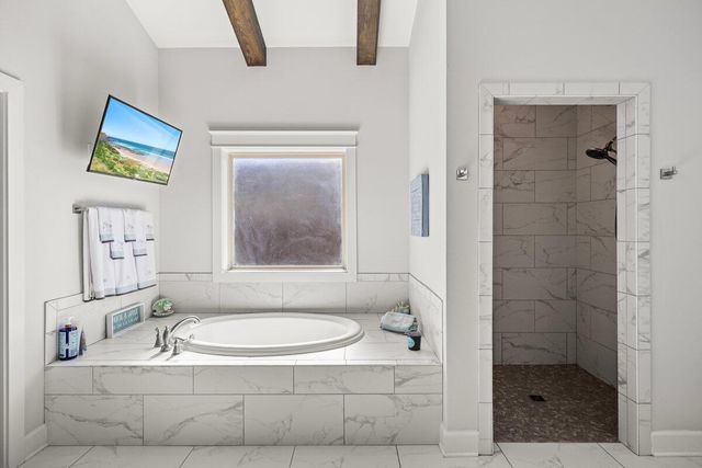 1469 E Shores Boulevard, Gulf Breeze, FL 32563