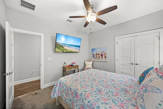 1469 E Shores Boulevard, Gulf Breeze, FL 32563