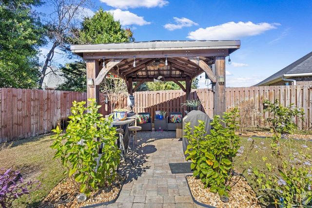 1469 E Shores Boulevard, Gulf Breeze, FL 32563