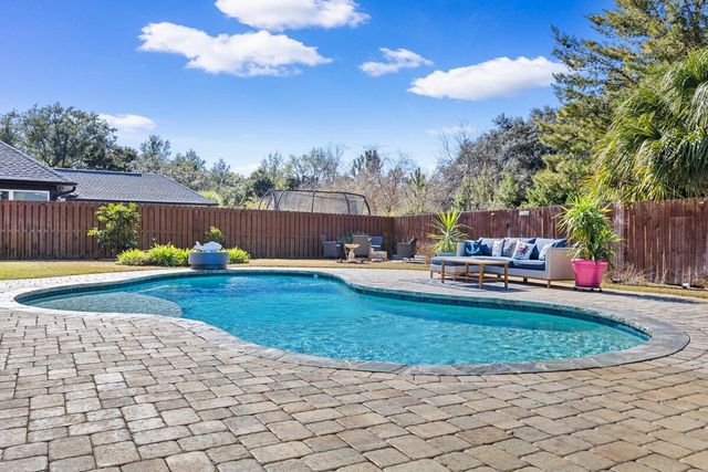 1469 E Shores Boulevard, Gulf Breeze, FL 32563