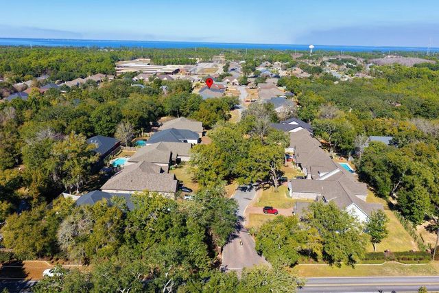 1469 E Shores Boulevard, Gulf Breeze, FL 32563