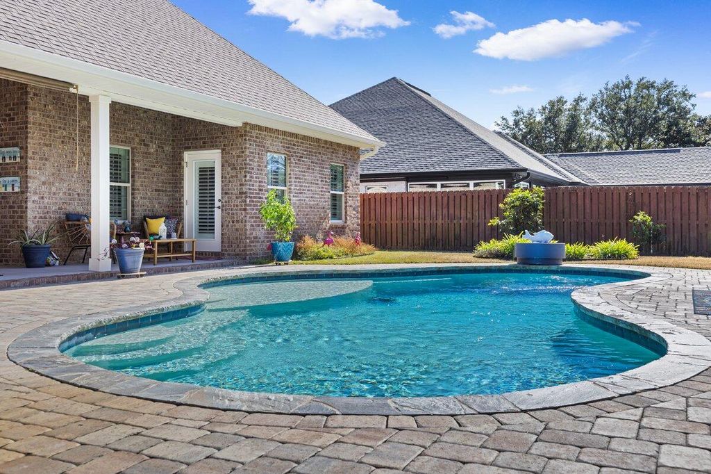 1469 E Shores Boulevard, Gulf Breeze, FL 32563