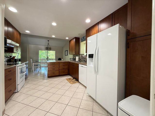 369 Crestview Drive, Ridgedale, MO 65739
