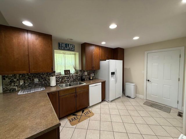 369 Crestview Drive, Ridgedale, MO 65739