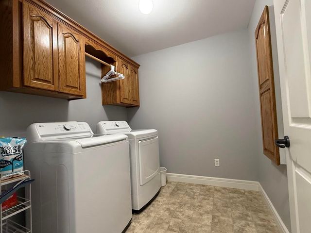 369 Crestview Drive, Ridgedale, MO 65739