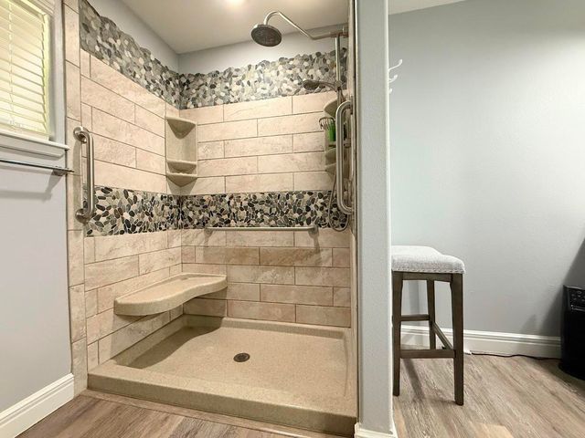 369 Crestview Drive, Ridgedale, MO 65739