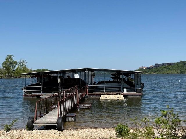 369 Crestview Drive, Ridgedale, MO 65739
