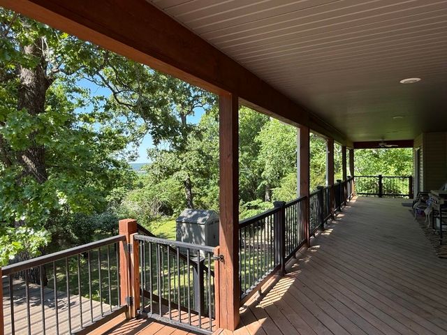 369 Crestview Drive, Ridgedale, MO 65739