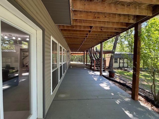 369 Crestview Drive, Ridgedale, MO 65739