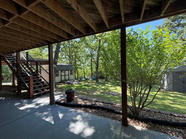 369 Crestview Drive, Ridgedale, MO 65739