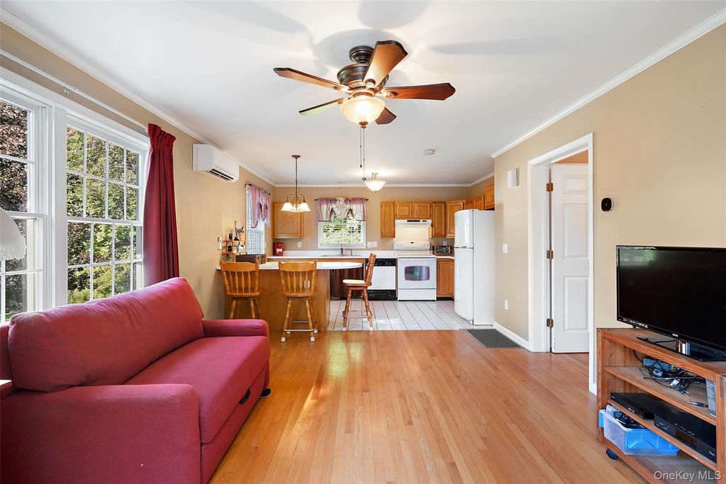72 N Knapp Court, Hopewell Junction, NY 12533 — photo 2