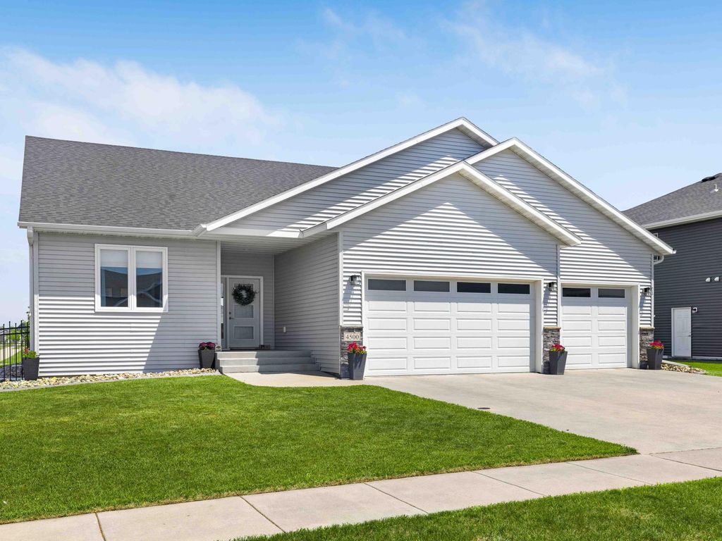 4500 Blue Stem Way, Moorhead, MN 56560