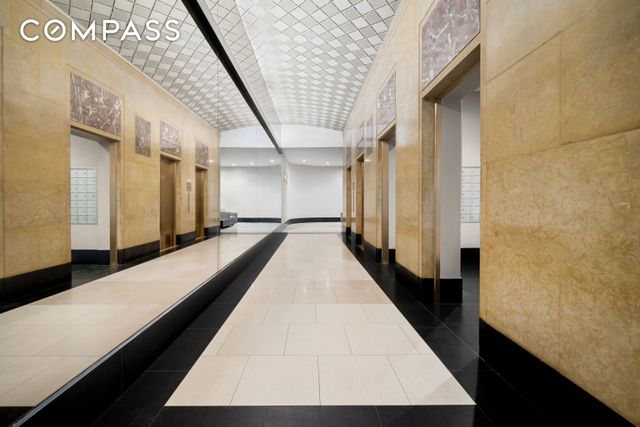 3 Hanover Sq Apt 8A, New York City, NY 10004