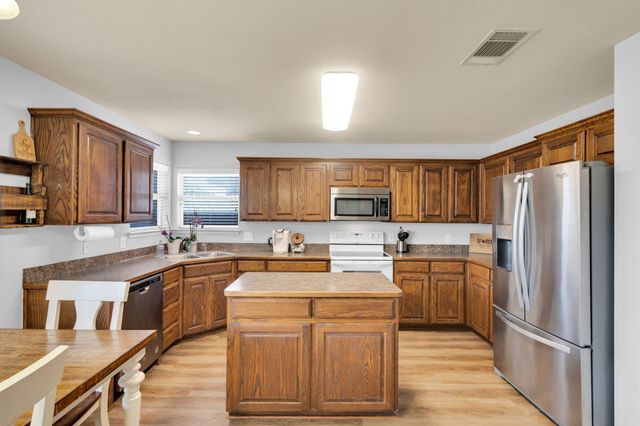 947 Winepress Road, Burleson, TX 76028