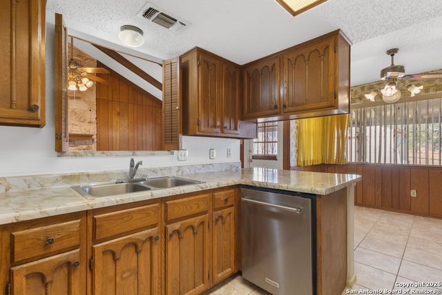 6107 Town Wood, San Antonio, TX 78238