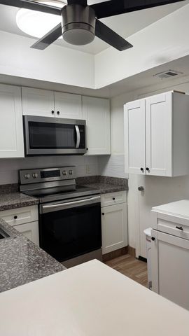 3701 JACKSON Street 409, Hollywood, FL 33021