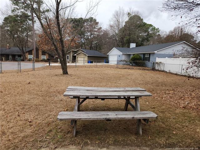 7062 Calamar Drive, Fayetteville, NC 28314